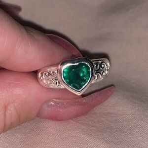 Evry Jewels Silver Tone Emerald Green Heart Gem Princess Ring Size 6.25